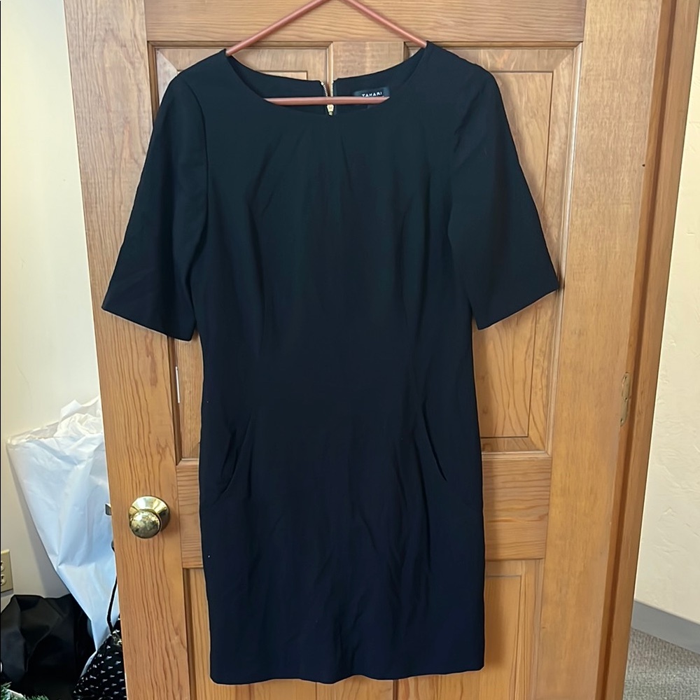 Tahari Arthur s Levine size 10 Black Sheath Midi Dress Crew Neck Short Sleeve